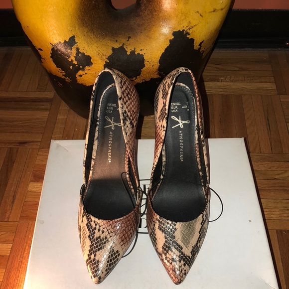 Black and brown heels - Picture 1 of 5